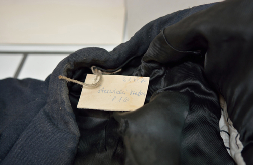 Przechowywane w plastikowych, czarnych workach stanowiły kiedyś dowody w sprawach karnych przeciwko sprawcom zbrodni.