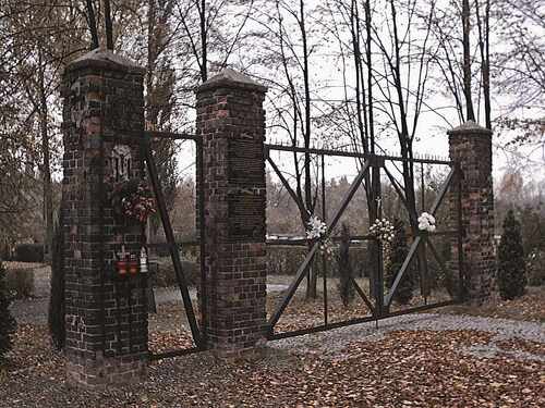 Świętochłowice - Zgoda: brama dawnego obozu pracy, widok współczesny