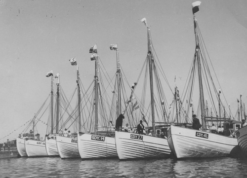 Kutry w czasie Dni Morza. Port morski w Gdyni, 1936 r. Fot. NAC