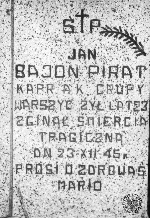 Mogiła Jana Bajona „Pirata” z kompanii „Brony” na cmentarzu w Gorzkowicach. Fot. z zasobu IPN