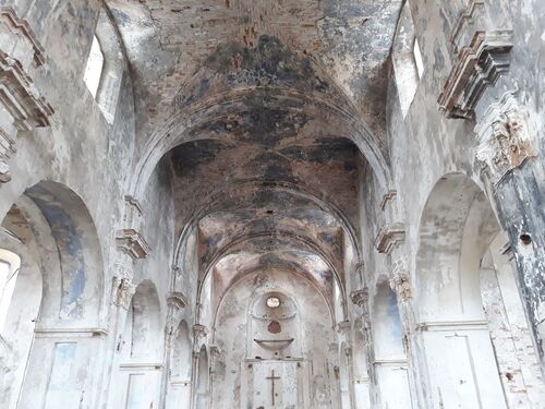 Ruiny kościoła św. Trójcy w Międzybożu - widok sklepienia, 2019. Fot. Mateusz Marek (IPN)