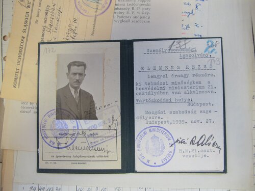 Legitymacja jednego z tysięcy polskich uchodźców na Węgrzech, 1939 r. Ze zbiorów AAN