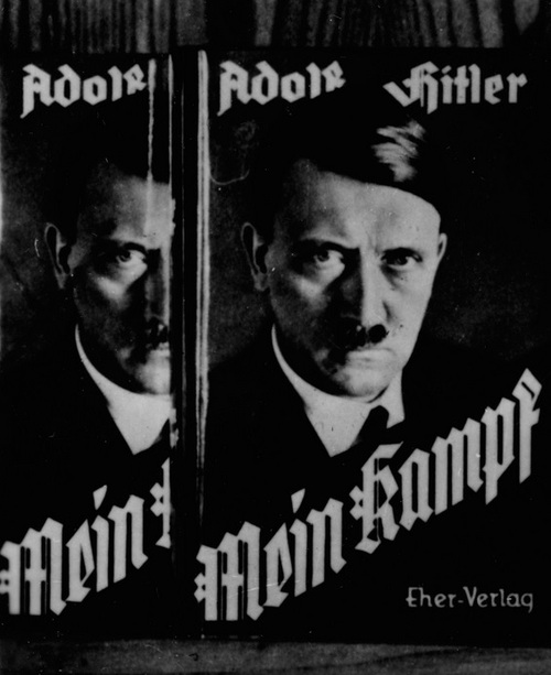 Okładka książki <i>Mein Kampf</i> z podobizną Adolfa Hitlera. Fot. NAC