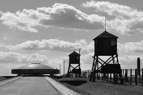 Obozy powstawały także w barakach dotychczasowych niemieckich obozów koncentracyjnych. Na zdjęciu obóz w Majdanku