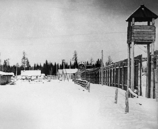 Obozy i więzienia sowieckie na ziemiach polskich w latach 1944-1945