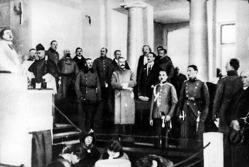 Otwarcie Sejmu Ustawodawczego w Warszawie. Widoczny m.in. naczelnik państwa Józef Piłsudski, 10 lutego 1919 r. Fot. NAC