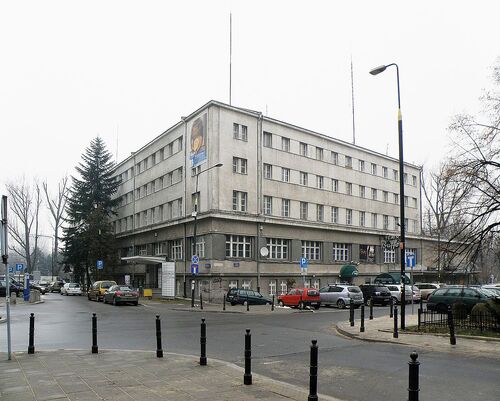 Budynek Głównej Kwatery Związku Harcerstwa Polskiego, dawna siedziba YMCA i Rozgłośni Harcerskiej, obecnie mieści się w nim również Teatr Buffo (fot. Wikipedia/ CC-BY-3.0/Hiuppo)