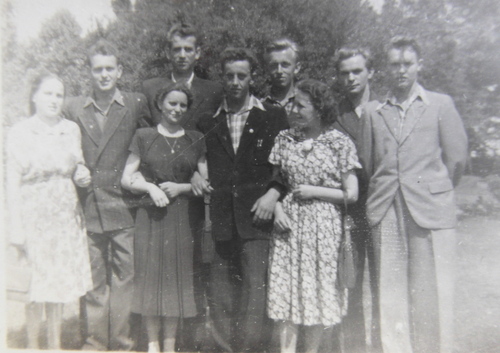 Członkowie organizacji w 1952 r. nieopodal tomaszowskich Niebieskich Źródeł