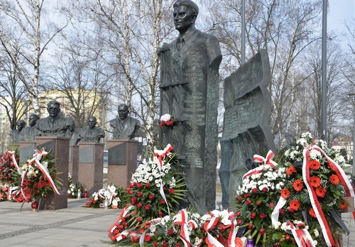 Pomnik Łukasza Cieplińskiego w Rzeszowie, odsłonięty w 2013 r. Fot. IPN