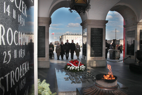 Grób Nieznanego Żołnierza, uroczystości 1 marca na placu marsz. Józefa Piłsudskiego w Warszawie, 2020. Fot. Piotr Życieński (IPN)