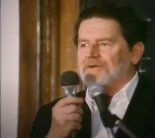 Aleksander Małachowski przemawia podczas spotkania zorganizowanego przez Unię Pracy, 1992 r.