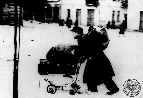 Wysiedlenie ludności żydowskiej z Mielca, marzec 1942 r. Fot. AIPN