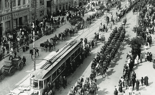 Polish Army entering Kiev, May 7th 1920 (Public Domain)