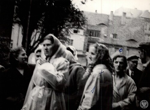 Zielona Góra, 30 maja 1960. Kobiety broniące Domu Katolickiego. Fot. z zasobu IPN