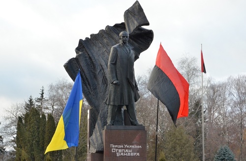 Pomnik Bandery w Tarnopolu, 2017 r. Fot. Wikimedia Commons/ praca własna Mykola Vasylechko (CC BY-SA 4.0)