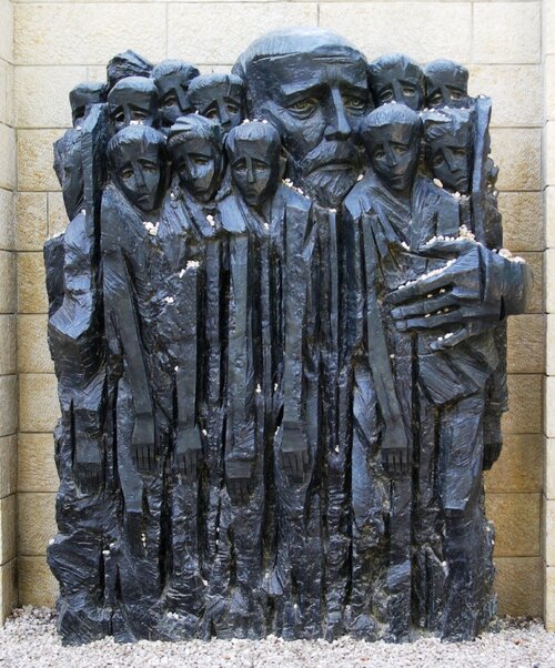 Yad Vashem, Janusz Korczak Memorial (wg Borisa Saktsiera). Fot. Wikimedia Commons/domena publiczna