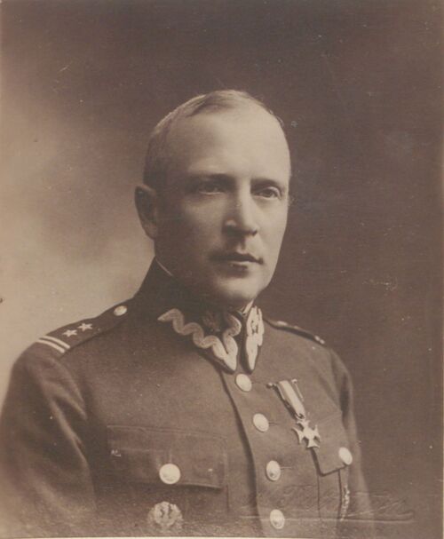 Edward Perkowicz (ur. 27 października 1886 w Berezówce, gub. Kurska, Rosja, zm. 2 września 1964 w Kurytybie, stan Parana, Brazylia) – generał brygady