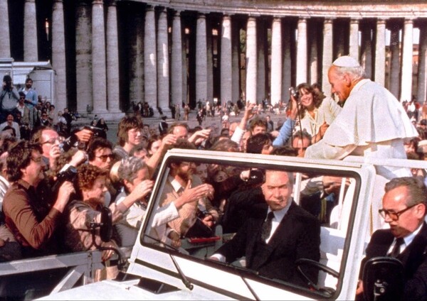 Zamach na Placu Świętego Piotra