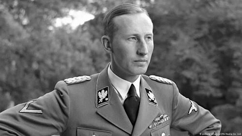 Zdjęcie mężczyzny w niemieckim mundurze