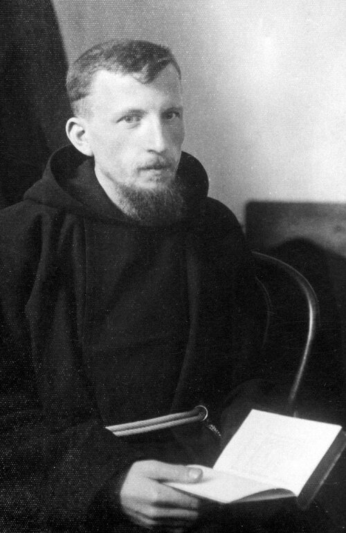 Ojciec Serafin Kaszuba, lata nauki. Ze strony: www.serafinkaszuba.pl, prowadzonej przez zakon Kapucynów – Prowincja Krakowska