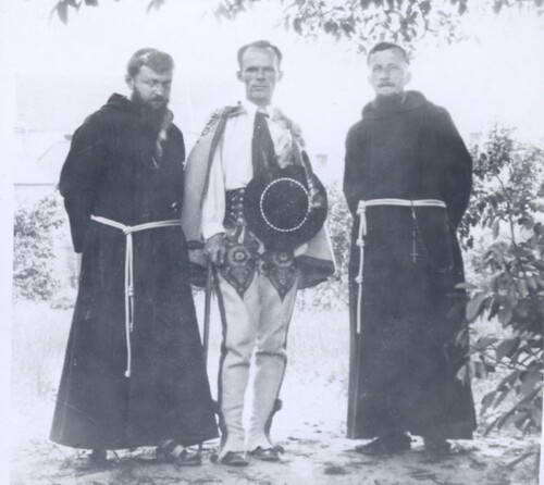 Ojciec Serafin Kaszuba w okresie Drugiej Rzeczpospolitej. Ze strony: www.serafinkaszuba.pl, prowadzonej przez zakon Kapucynów – Prowincja Krakowska