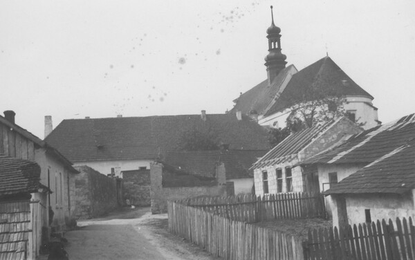 Więzienie w Pińczowie – jedno z miejsc kaźni na terenie <i>Kreishauptmannschaft Busko</i>