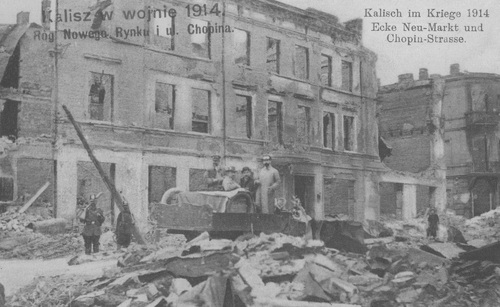 Ruiny kamienic zniszczonych podczas I wojny światowej.