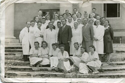 Busko-Zdrój, okupacja niemiecka.  Prawdop. personel „Górki”. Zbiory prywatne Ewy Dworczyk.