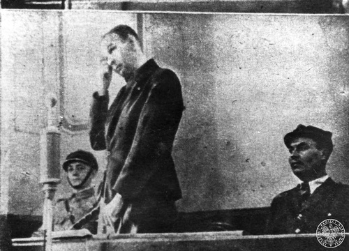 Proces Amona Götha (oskarżony stoi) przed Najwyższym Trybunałem Narodowym w Krakowie, 1946 r. Fot. AIPN