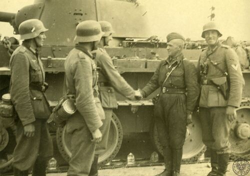 German and Soviet forces meet near the town of Stryi, 20 September 1939 (Photo: IPN)