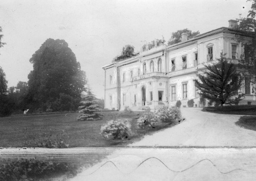 Pałac Wielopolskich w Chrobrzu. Fot. NAC