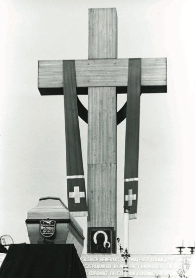Msza św. pogrzebowa na pl. Zwycięstwa, 31 V 1981 r.