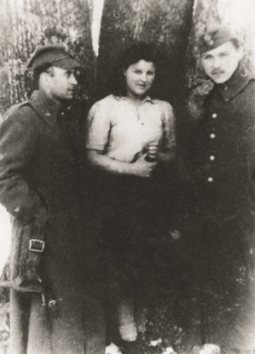 Czesław Rymaszewski „Nagan” (pierwszy z lewej). Fot. ze zbiorów Kazimierza Krajewskiego