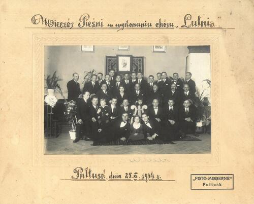 Wieczór Pieśni Towarzystwa „Lutnia”, 25 XI 1934 (Zyblewski stoi w pierwszym rzędzie, drugi od lewej; fot. z zasobu IPN)