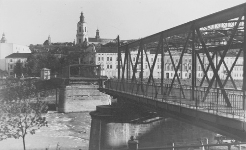 Zniszczony most na Sanie w Przemyślu, wrzesień 1939 r. Fot. NAC