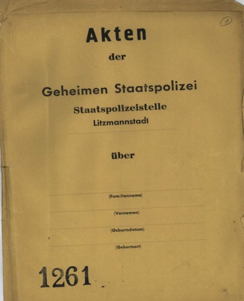 Jedna z niewielu zachowanych oryginalnych niemieckich okładek akt Gestapo w Łodzi. (Z zasobu AIPN)