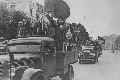 Manifestacja lpo wkroczeniu wojsk sowieckich do Rygi, 1940 r. Fot. NAC