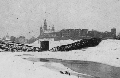 Most Dębnicki na Wiśle zburzony przez Niemców w styczniu 1945 r. (domena publiczna)