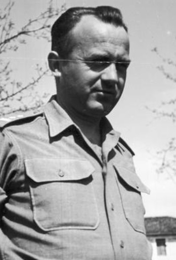 Aleksander Florkowski (1907 - 2000), oficer 2. Korpusu Polskich Sił Zbrojnych na Zachodzie. Na emigracji w Argentynie zajmował się geodezją i prowadził własną firmę. Fotografia z ok. 1944 r. ze zbiorów NAC