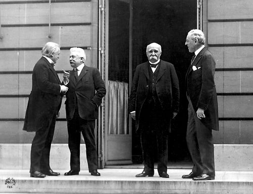 Wielka czwórka konferencji pokojowej w Paryżu – David Lloyd George (premier Wielkiej Brytanii), Vittorio Emanuele Orlando (premier Włoch), Georges Clemenceau (premier Francji), Woodrow Wilson (prezydent USA), 27 maja 1919 r.