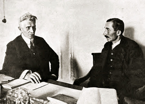 Premier Rządu Obrony Narodowej Wincenty Witos (z prawej) i wicepremier Ignacy Daszyński (z lewej), 1920 r.