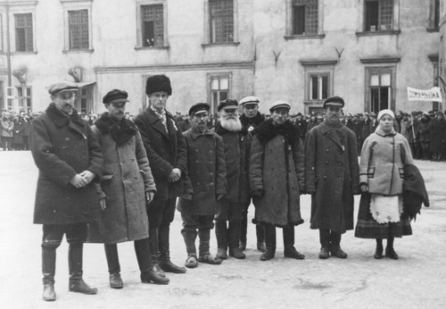 Chłopi z Wileńszczyzny i Polesia na Zamku Królewskim w Warszawie, 15 listopada 1934 r. Fot. NAC