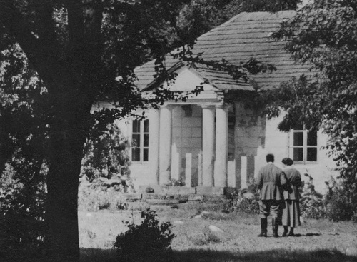 Dwór na Wileńszczyźnie, widok około lat 20. XX w. Fot. NAC