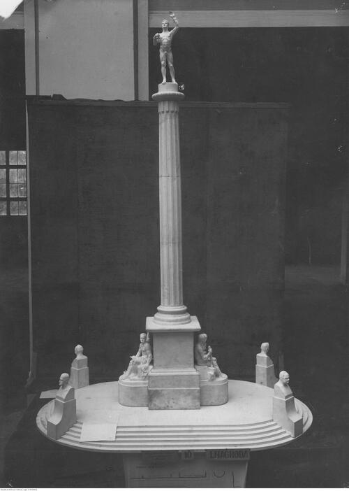 Projekt Pomnika Wolności w Poznaniu (autorstwa artysty rzeźbiarza Karola Marcinkowskiego i architekta Mariana Andrzejewskiego), który zwyciężył w konkursie rozstrzygniętym w 1927 r., fot. ze zb. NAC