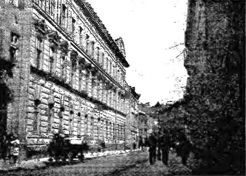 Gmach VII Gimnazjum im. Tadeusza Kościuszki we Lwowie na fotografii sprzed 1934 r.