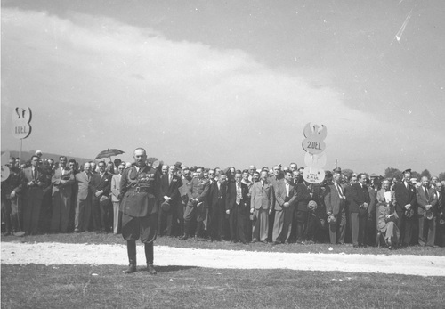 Zjazd Legionistów w Krakowie w 1939 r. Na pierwszym planie stoi gen. bryg. Zygmunt Piasecki, fot. ze zb. NAC