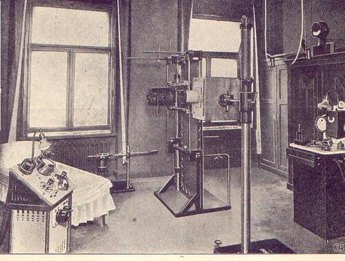 Sala zabiegowa szpitala, lata 50