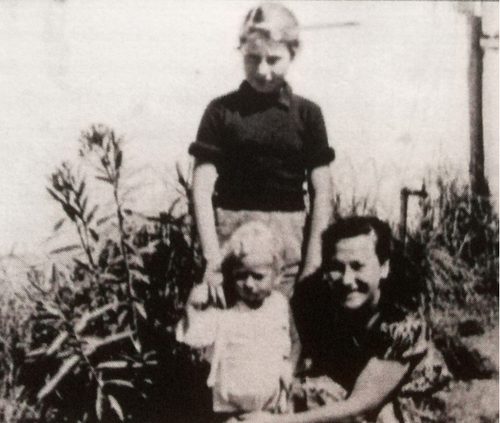 Zosia z mamą Henryką i bratem Szymonem, Niemcza lub Izrael, 1950 r. Źródło zdjęcia: The Champions of My Childhood