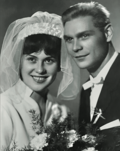 Zdjęcie ślubne Wacława i Anny Szymańskich, paź- dziernik 1966 r. (fot. ze zbiorów rodziny Szymańskich)