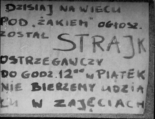Marzec ’68 w Krakowie. Plakat informujący o strajku ostrzegawczym. Z zasobu IPN